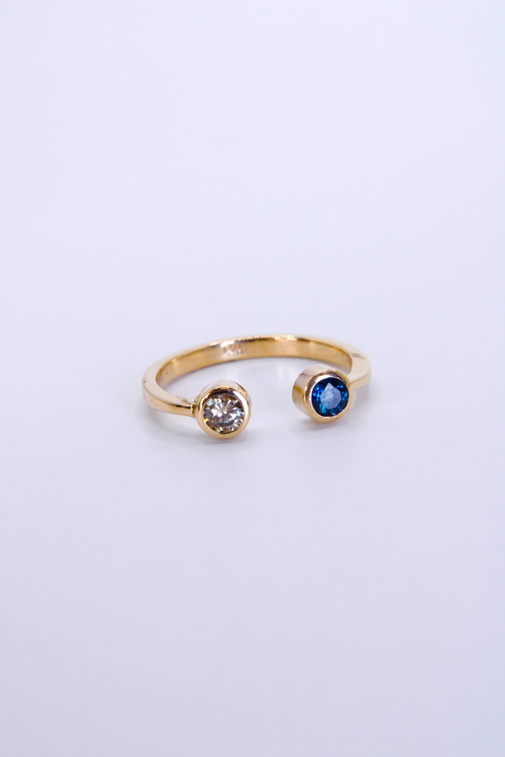 Anillo De Oro 14k Diamante y Zafiro