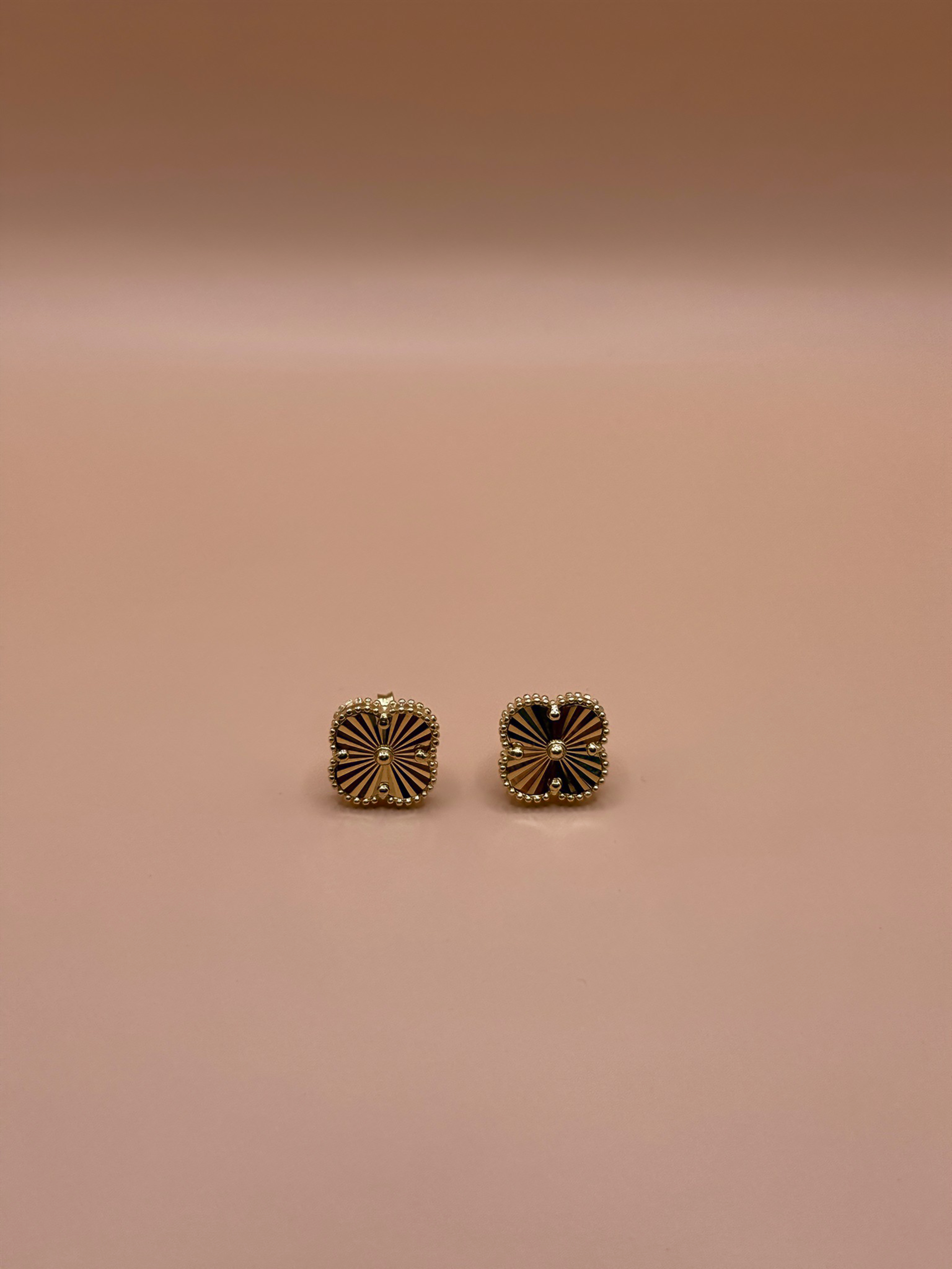 Aritos De Oro 14k Estilo Flor