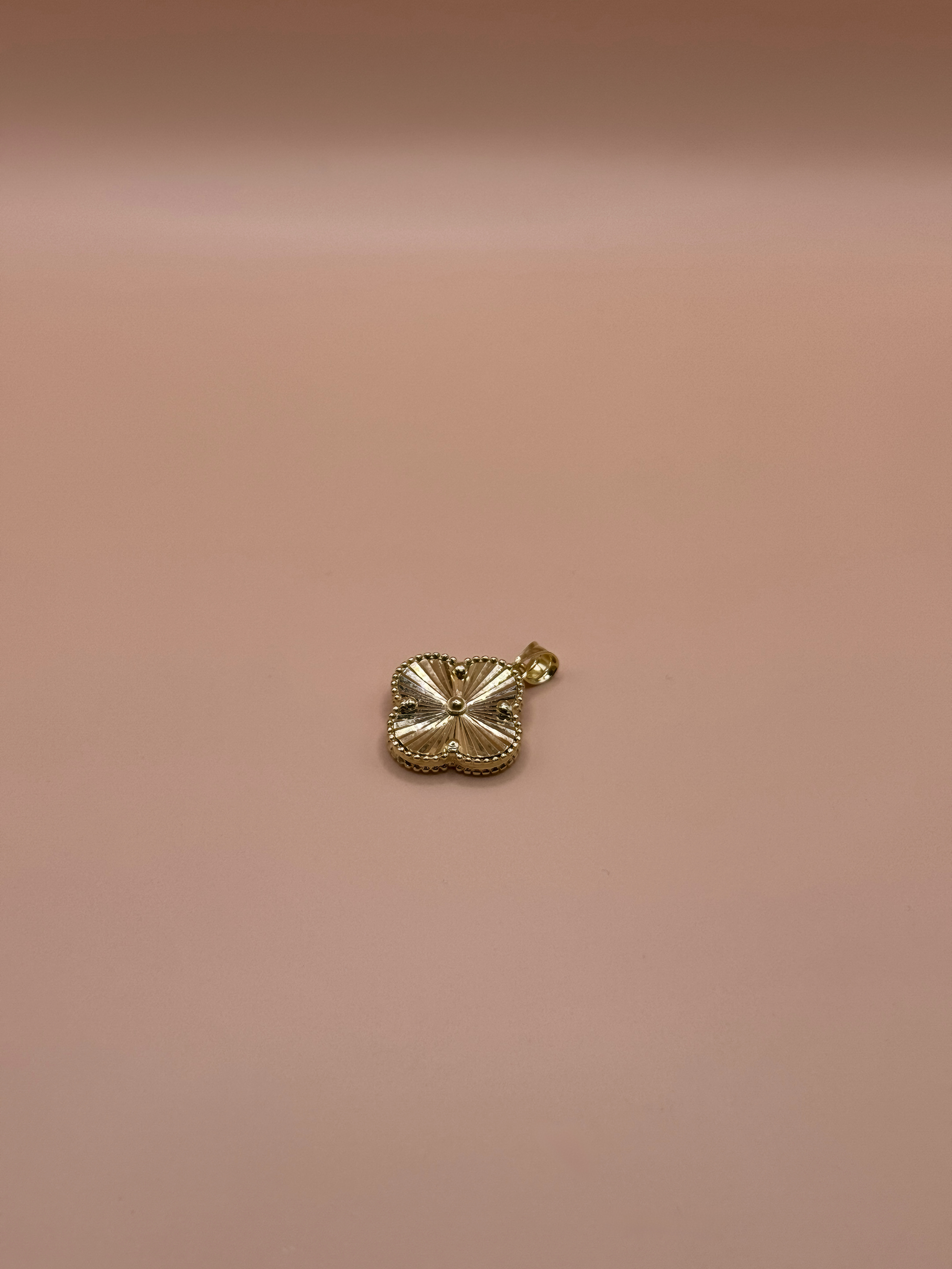 Dije De Oro Estilo Flor 14k