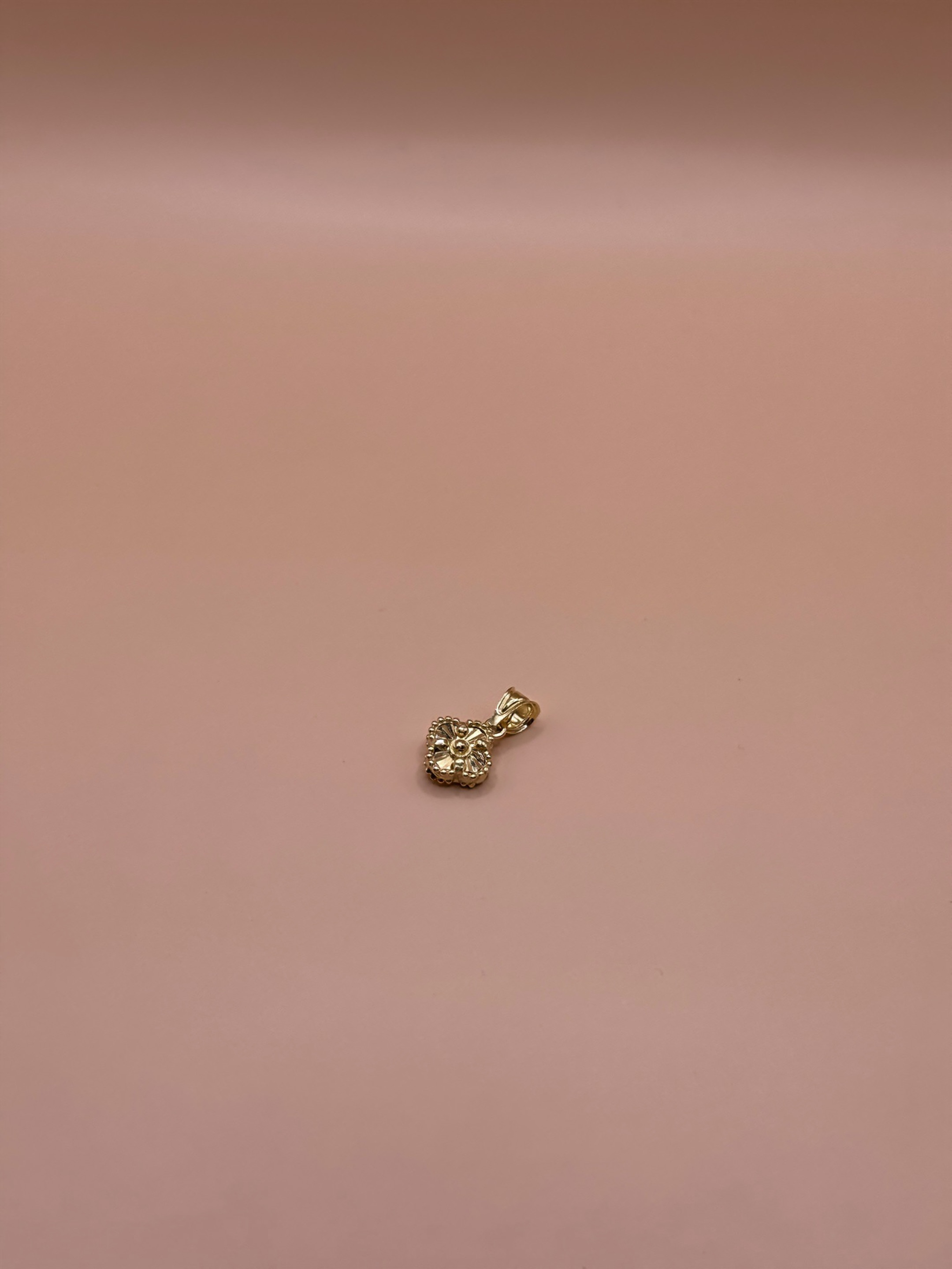 Dije De Oro Estilo Flor 14k