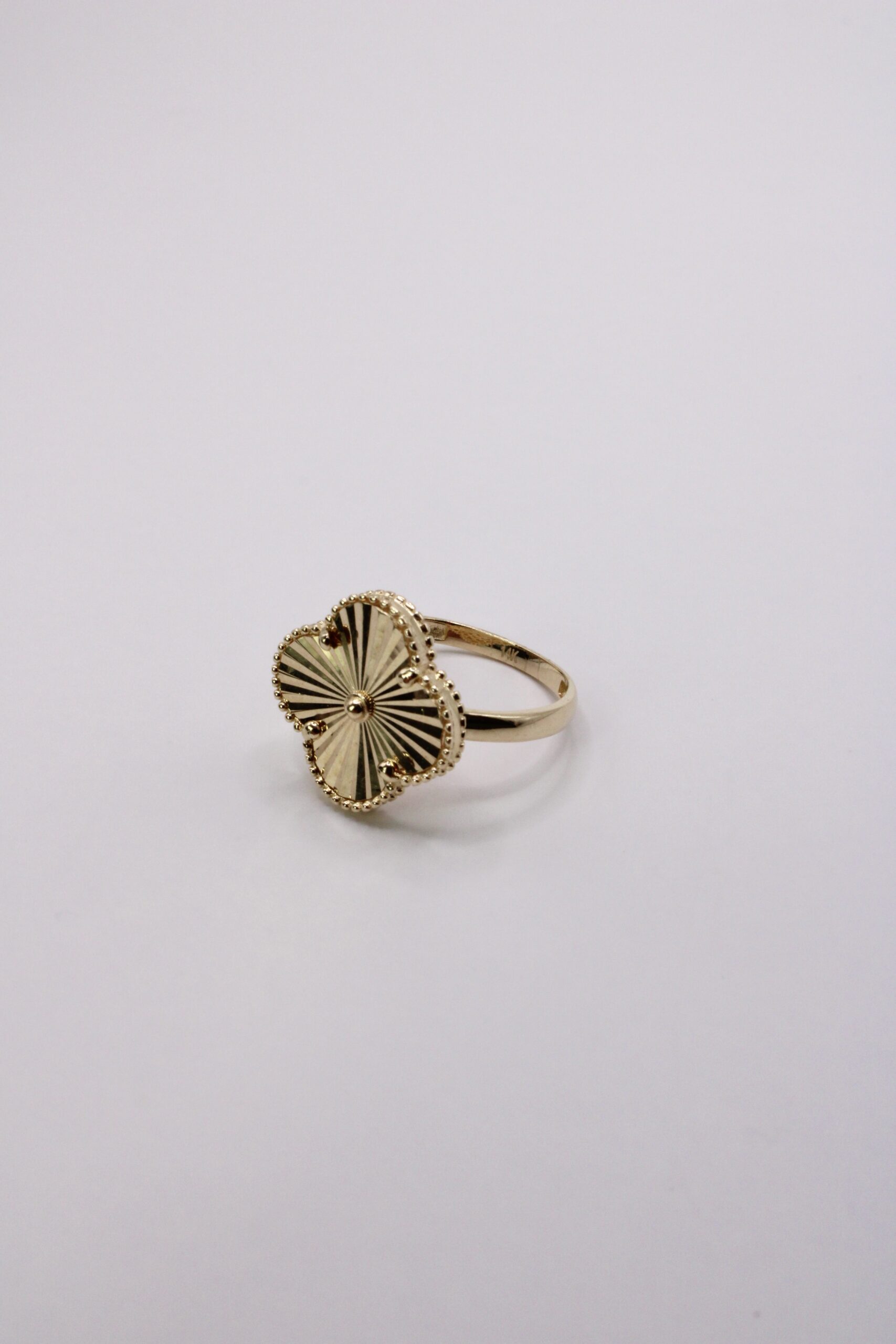 Anillo 14k Trebol Grande